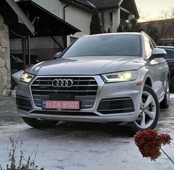 Серый Ауди Ку 5, объемом двигателя 1.98 л и пробегом 67 тыс. км за 24699 $, фото 1 на Automoto.ua