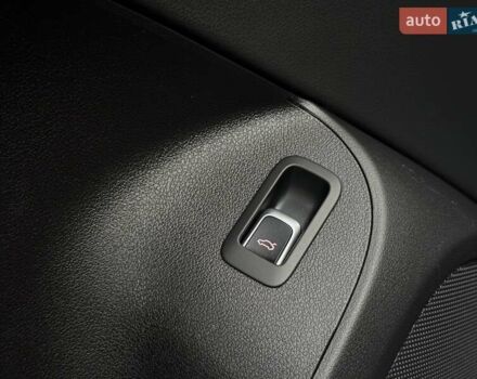 Синий Ауди Ку 5, объемом двигателя 1.98 л и пробегом 205 тыс. км за 15900 $, фото 78 на Automoto.ua