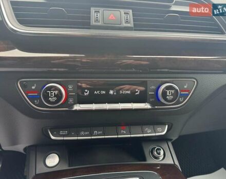 Синій Ауді Ку 5, об'ємом двигуна 2 л та пробігом 115 тис. км за 29790 $, фото 31 на Automoto.ua