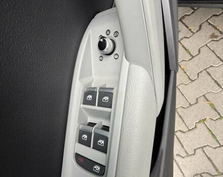 Синий Ауди Ку 5, объемом двигателя 2 л и пробегом 126 тыс. км за 25500 $, фото 14 на Automoto.ua