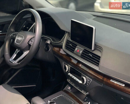 Синий Ауди Ку 5, объемом двигателя 1.98 л и пробегом 210 тыс. км за 23650 $, фото 6 на Automoto.ua