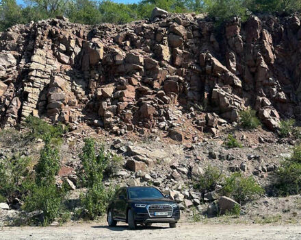 Синий Ауди Ку 5, объемом двигателя 1.98 л и пробегом 100 тыс. км за 34500 $, фото 2 на Automoto.ua