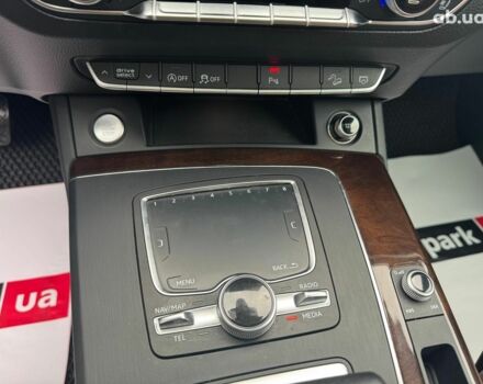 Синий Ауди Ку 5, объемом двигателя 2 л и пробегом 115 тыс. км за 29790 $, фото 32 на Automoto.ua