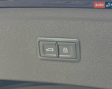 Синій Ауді Ку 5, об'ємом двигуна 2 л та пробігом 118 тис. км за 19950 $, фото 23 на Automoto.ua