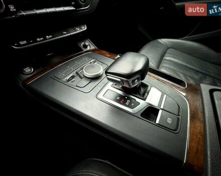 Синій Ауді Ку 5, об'ємом двигуна 2 л та пробігом 125 тис. км за 23500 $, фото 12 на Automoto.ua