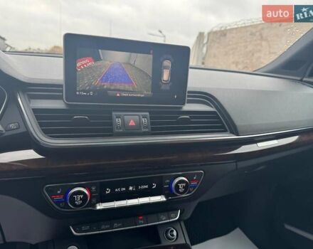 Синій Ауді Ку 5, об'ємом двигуна 2 л та пробігом 115 тис. км за 29790 $, фото 30 на Automoto.ua