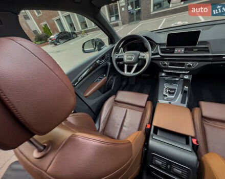 Синій Ауді Ку 5, об'ємом двигуна 2 л та пробігом 86 тис. км за 32999 $, фото 28 на Automoto.ua