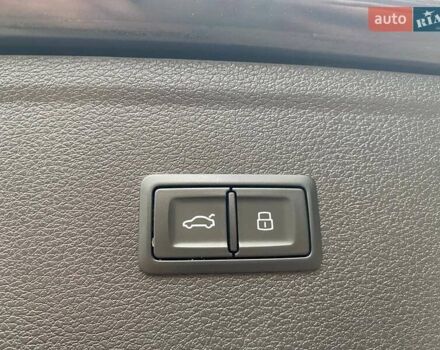 Синій Ауді Ку 5, об'ємом двигуна 2 л та пробігом 150 тис. км за 21999 $, фото 16 на Automoto.ua