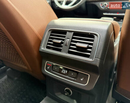 Синий Ауди Ку 5, объемом двигателя 2 л и пробегом 177 тыс. км за 24799 $, фото 77 на Automoto.ua