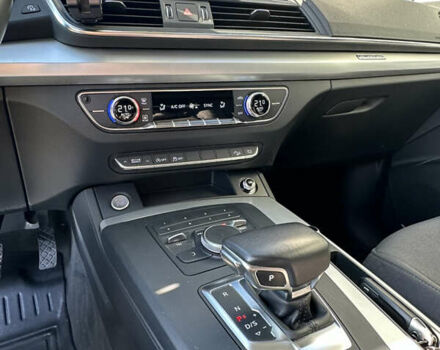 Синий Ауди Ку 5, объемом двигателя 1.97 л и пробегом 230 тыс. км за 27900 $, фото 40 на Automoto.ua