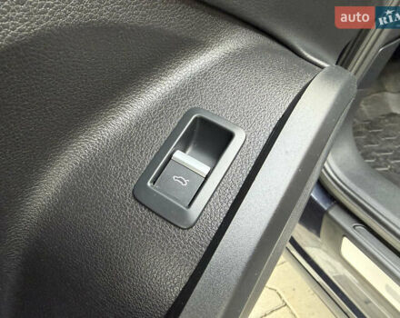 Синий Ауди Ку 5, объемом двигателя 2 л и пробегом 177 тыс. км за 24799 $, фото 32 на Automoto.ua