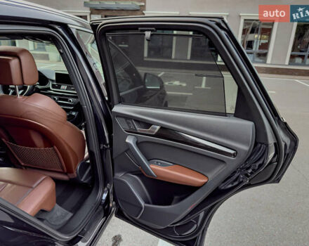 Синій Ауді Ку 5, об'ємом двигуна 2 л та пробігом 86 тис. км за 32999 $, фото 52 на Automoto.ua