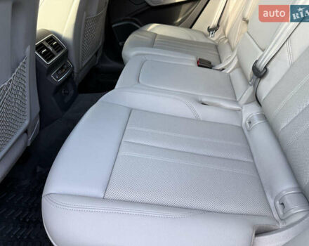 Синий Ауди Ку 5, объемом двигателя 1.98 л и пробегом 88 тыс. км за 30700 $, фото 23 на Automoto.ua