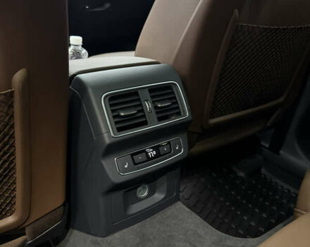 Синий Ауди Ку 5, объемом двигателя 1.98 л и пробегом 129 тыс. км за 24350 $, фото 4 на Automoto.ua