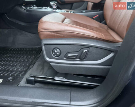 Синий Ауди Ку 5, объемом двигателя 2 л и пробегом 151 тыс. км за 23300 $, фото 31 на Automoto.ua