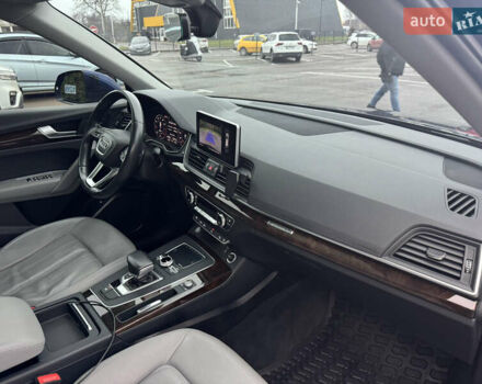 Синій Ауді Ку 5, об'ємом двигуна 2 л та пробігом 127 тис. км за 30000 $, фото 37 на Automoto.ua