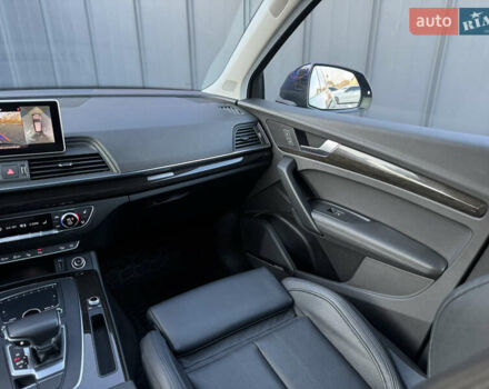 Синій Ауді Ку 5, об'ємом двигуна 2 л та пробігом 176 тис. км за 24499 $, фото 51 на Automoto.ua