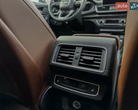 Синій Ауді Ку 5, об'ємом двигуна 2 л та пробігом 86 тис. км за 32999 $, фото 51 на Automoto.ua