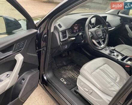 Синій Ауді Ку 5, об'ємом двигуна 2 л та пробігом 150 тис. км за 21999 $, фото 9 на Automoto.ua