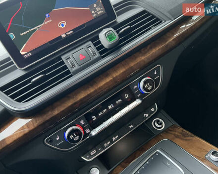 Синій Ауді Ку 5, об'ємом двигуна 2 л та пробігом 104 тис. км за 24999 $, фото 35 на Automoto.ua