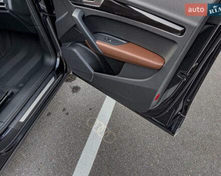 Синій Ауді Ку 5, об'ємом двигуна 2 л та пробігом 86 тис. км за 32999 $, фото 53 на Automoto.ua