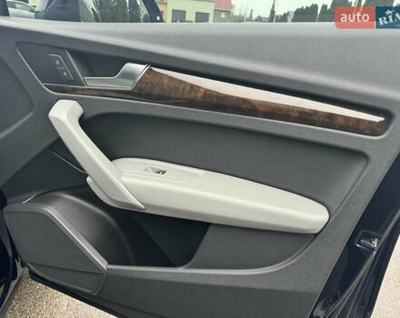 Синій Ауді Ку 5, об'ємом двигуна 2 л та пробігом 127 тис. км за 30000 $, фото 36 на Automoto.ua