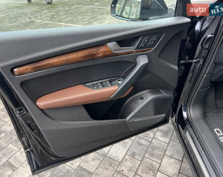 Синій Ауді Ку 5, об'ємом двигуна 2 л та пробігом 104 тис. км за 24999 $, фото 19 на Automoto.ua