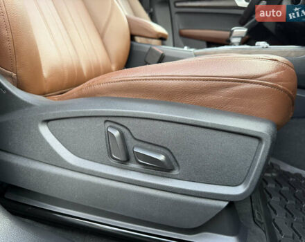 Синий Ауди Ку 5, объемом двигателя 2 л и пробегом 177 тыс. км за 24799 $, фото 106 на Automoto.ua