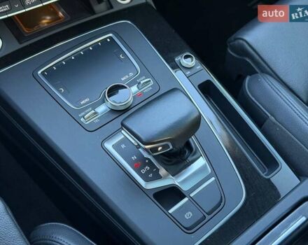 Синій Ауді Ку 5, об'ємом двигуна 1.98 л та пробігом 130 тис. км за 28000 $, фото 65 на Automoto.ua