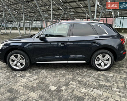 Синій Ауді Ку 5, об'ємом двигуна 2 л та пробігом 104 тис. км за 24999 $, фото 3 на Automoto.ua