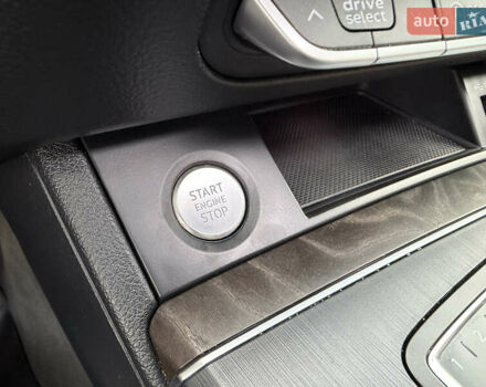 Синий Ауди Ку 5, объемом двигателя 2 л и пробегом 177 тыс. км за 24799 $, фото 51 на Automoto.ua