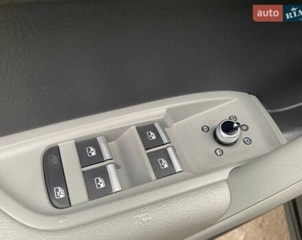 Синій Ауді Ку 5, об'ємом двигуна 2 л та пробігом 150 тис. км за 21999 $, фото 10 на Automoto.ua