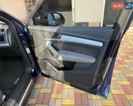 Синий Ауди Ку 5, объемом двигателя 1.97 л и пробегом 113 тыс. км за 37200 $, фото 4 на Automoto.ua