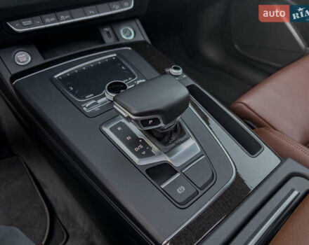 Синій Ауді Ку 5, об'ємом двигуна 2 л та пробігом 86 тис. км за 32999 $, фото 33 на Automoto.ua