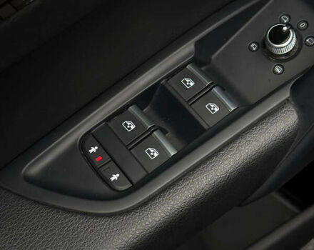 Синий Ауди Ку 5, объемом двигателя 1.98 л и пробегом 62 тыс. км за 26000 $, фото 25 на Automoto.ua