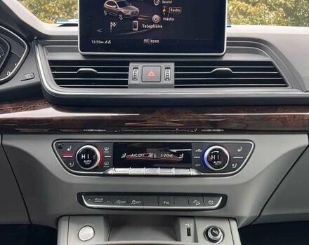 Синій Ауді Ку 5, об'ємом двигуна 2 л та пробігом 47 тис. км за 15800 $, фото 10 на Automoto.ua