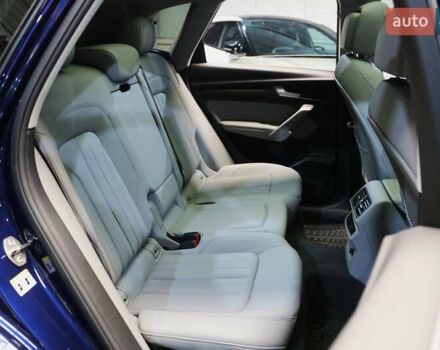 Синій Ауді Ку 5, об'ємом двигуна 1.98 л та пробігом 6 тис. км за 47900 $, фото 10 на Automoto.ua