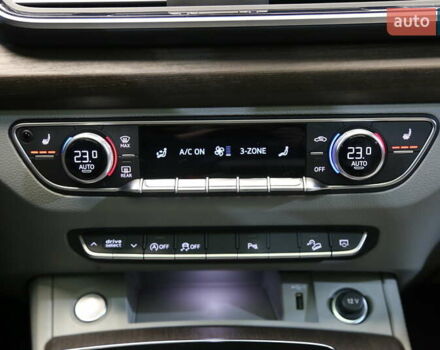 Синій Ауді Ку 5, об'ємом двигуна 1.98 л та пробігом 6 тис. км за 47900 $, фото 19 на Automoto.ua