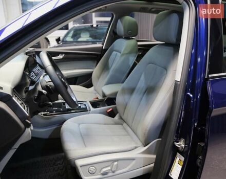 Синій Ауді Ку 5, об'ємом двигуна 1.98 л та пробігом 6 тис. км за 47900 $, фото 8 на Automoto.ua