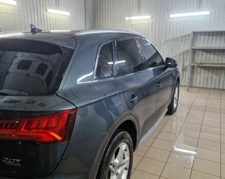 Синий Ауди Ку 5, объемом двигателя 2 л и пробегом 161 тыс. км за 25000 $, фото 5 на Automoto.ua