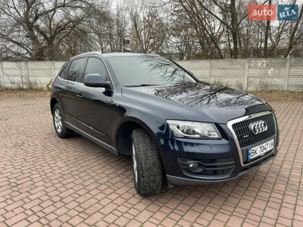 Синий Ауди Ку 5, объемом двигателя 2 л и пробегом 300 тыс. км за 14500 $, фото 1 на Automoto.ua