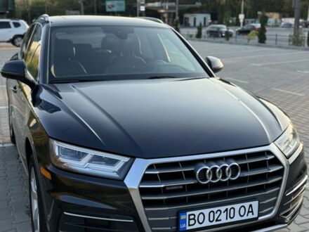Синій Ауді Ку 5, об'ємом двигуна 2 л та пробігом 110 тис. км за 25600 $, фото 1 на Automoto.ua