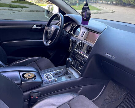 Білий Ауді Ку 7, об'ємом двигуна 4.2 л та пробігом 305 тис. км за 11000 $, фото 11 на Automoto.ua