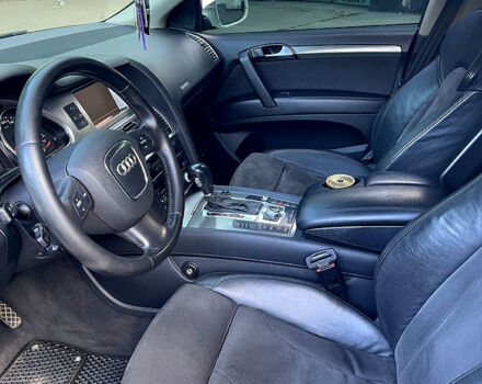 Білий Ауді Ку 7, об'ємом двигуна 4.2 л та пробігом 305 тис. км за 11000 $, фото 12 на Automoto.ua