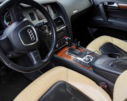 Білий Ауді Ку 7, об'ємом двигуна 4.2 л та пробігом 250 тис. км за 11500 $, фото 6 на Automoto.ua