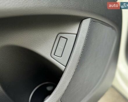 Білий Ауді Ку 7, об'ємом двигуна 3 л та пробігом 159 тис. км за 16500 $, фото 28 на Automoto.ua