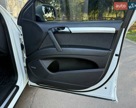 Белый Ауди Ку 7, объемом двигателя 2.97 л и пробегом 350 тыс. км за 17800 $, фото 13 на Automoto.ua