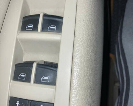 Білий Ауді Ку 7, об'ємом двигуна 3 л та пробігом 214 тис. км за 13500 $, фото 46 на Automoto.ua