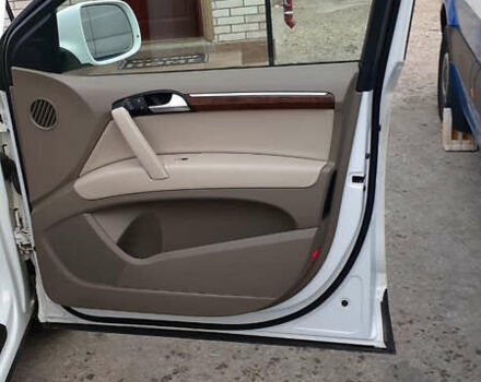 Білий Ауді Ку 7, об'ємом двигуна 3 л та пробігом 214 тис. км за 13500 $, фото 61 на Automoto.ua