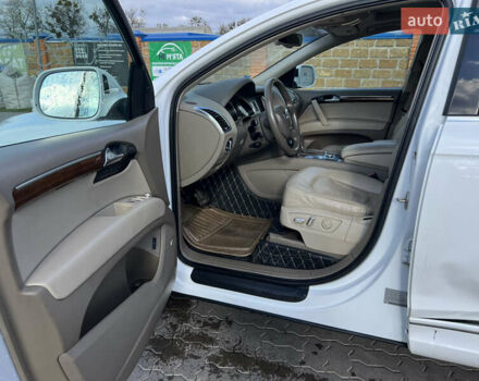 Білий Ауді Ку 7, об'ємом двигуна 3 л та пробігом 365 тис. км за 12300 $, фото 23 на Automoto.ua